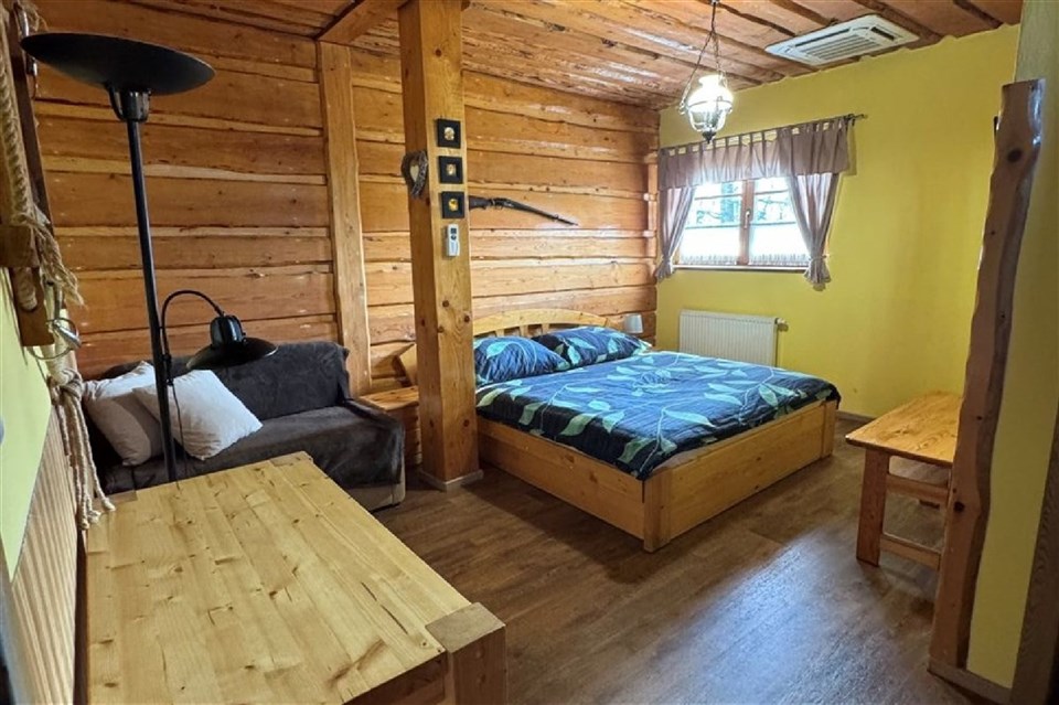 Poskytl: Country Saloon