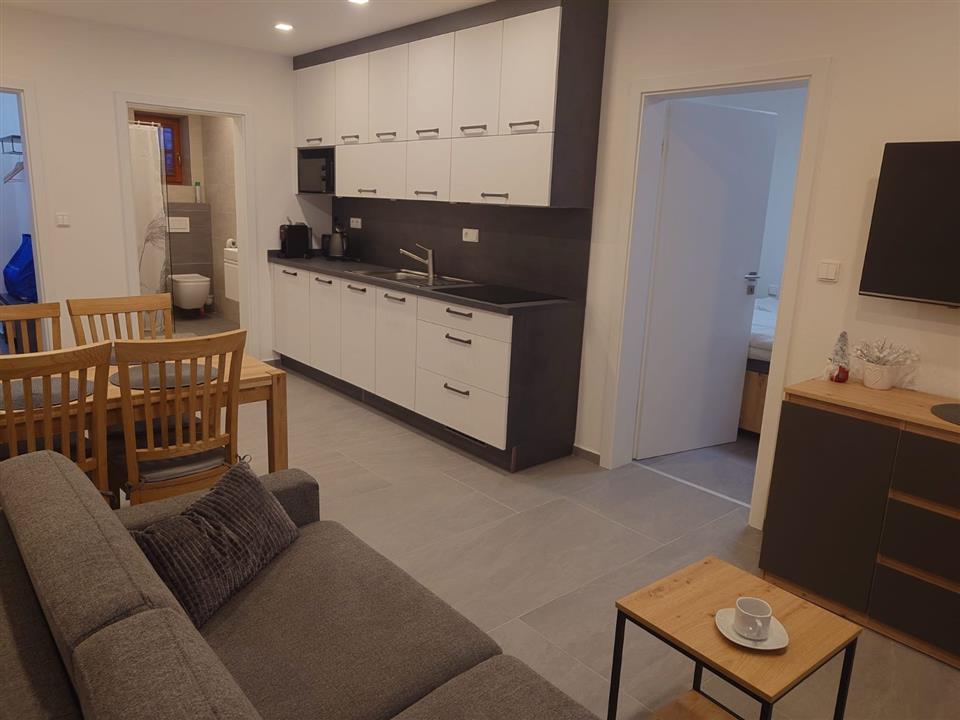 Poskytl: Mgr. Monika Najmanova