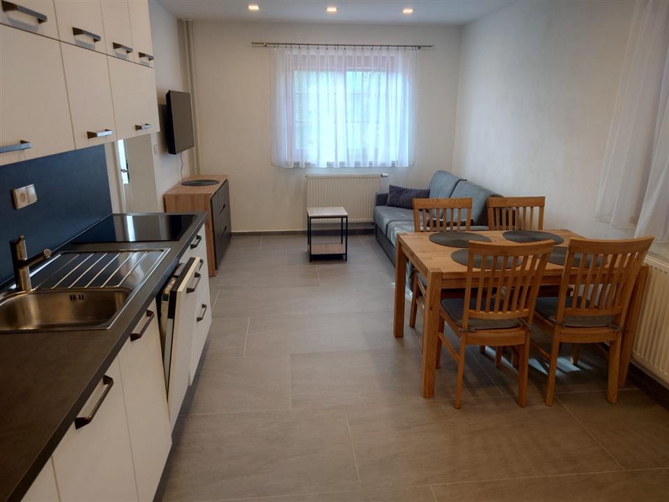 Poskytl: Mgr. Monika Najmanova