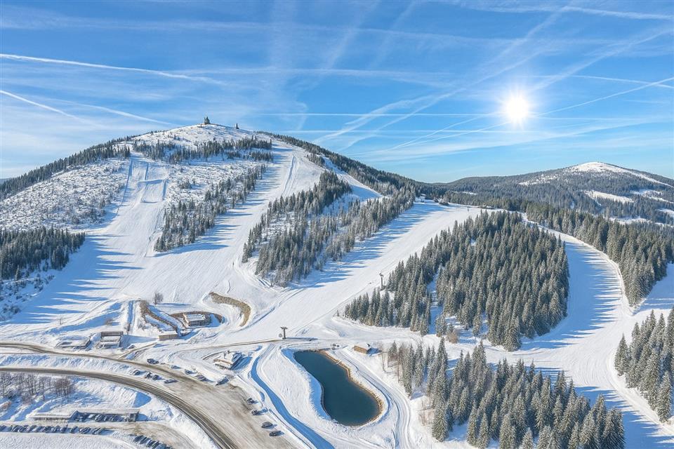 Poskytl: mapu dodal areal Velky Javor, fotka vytvorena pomoci AI